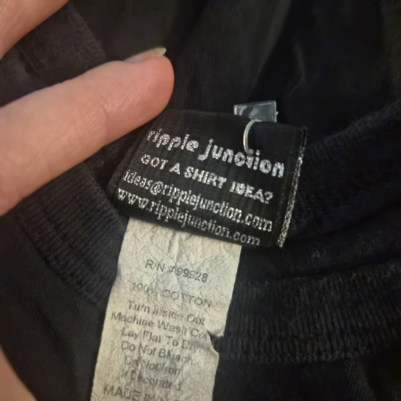 Edward Scissor Hands Ripple Junction Black Graphic Tee - Picture 3 of 3